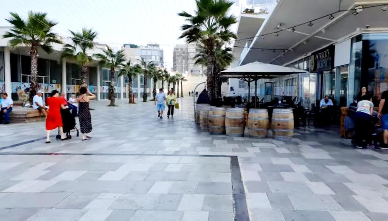 Beachfront Studio Apartment Bat Yam 412 エクステリア 写真
