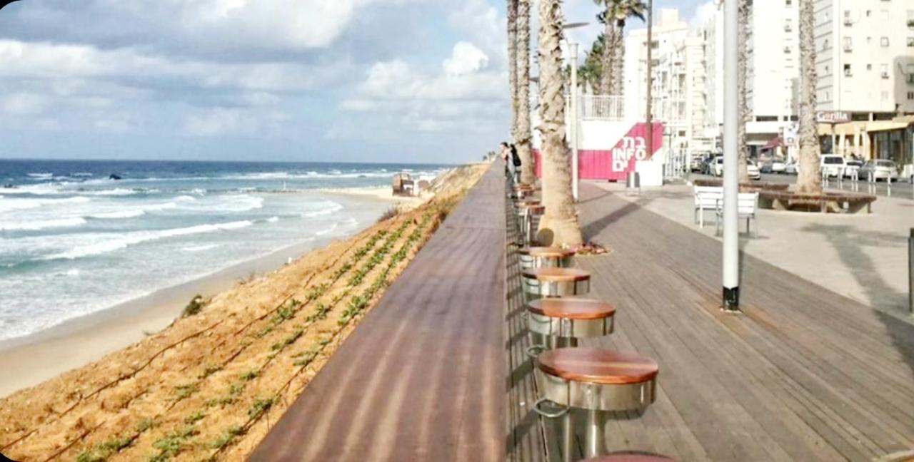Beachfront Studio Apartment Bat Yam 412 エクステリア 写真