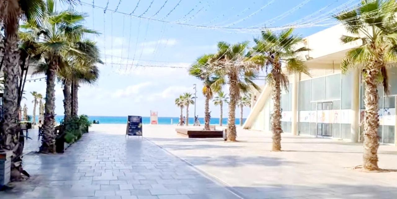Beachfront Studio Apartment Bat Yam 412 エクステリア 写真