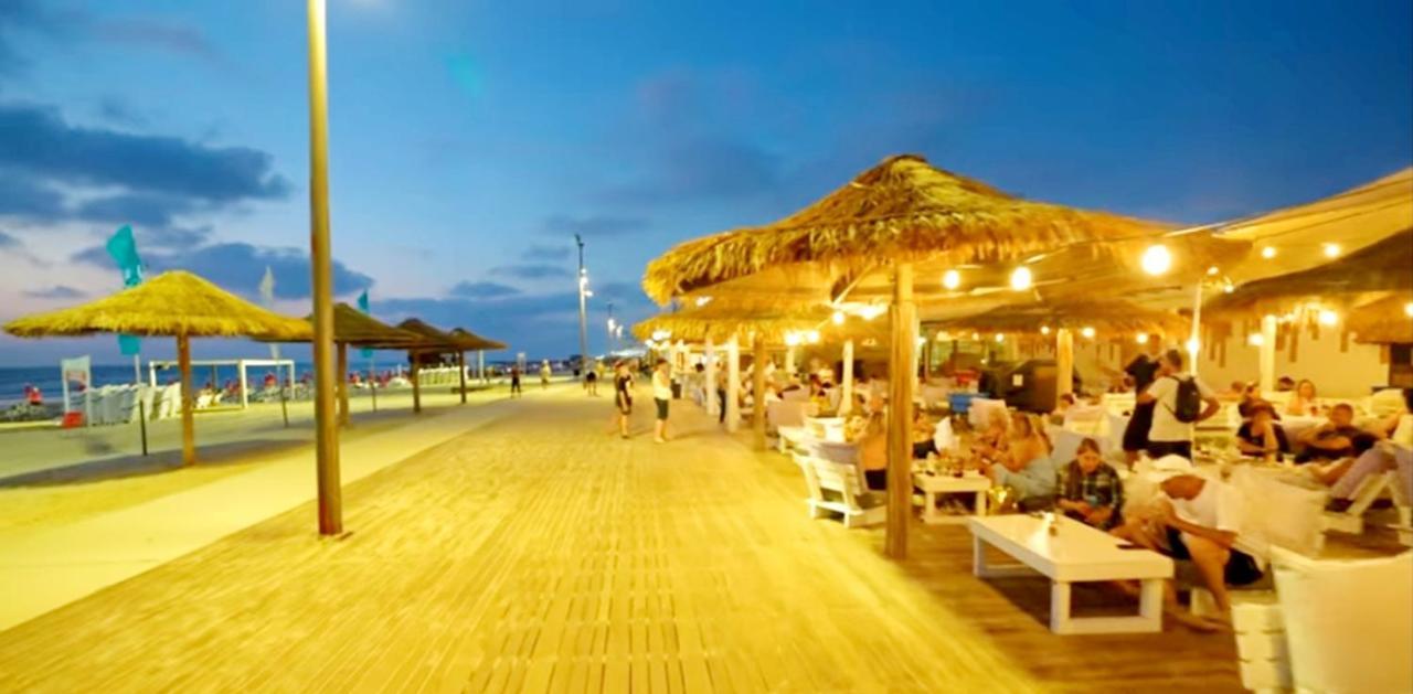 Beachfront Studio Apartment Bat Yam 412 エクステリア 写真