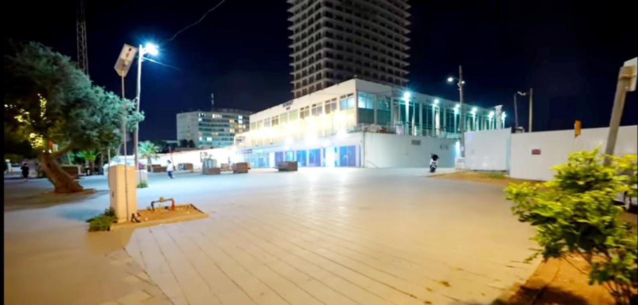 Beachfront Studio Apartment Bat Yam 412 エクステリア 写真
