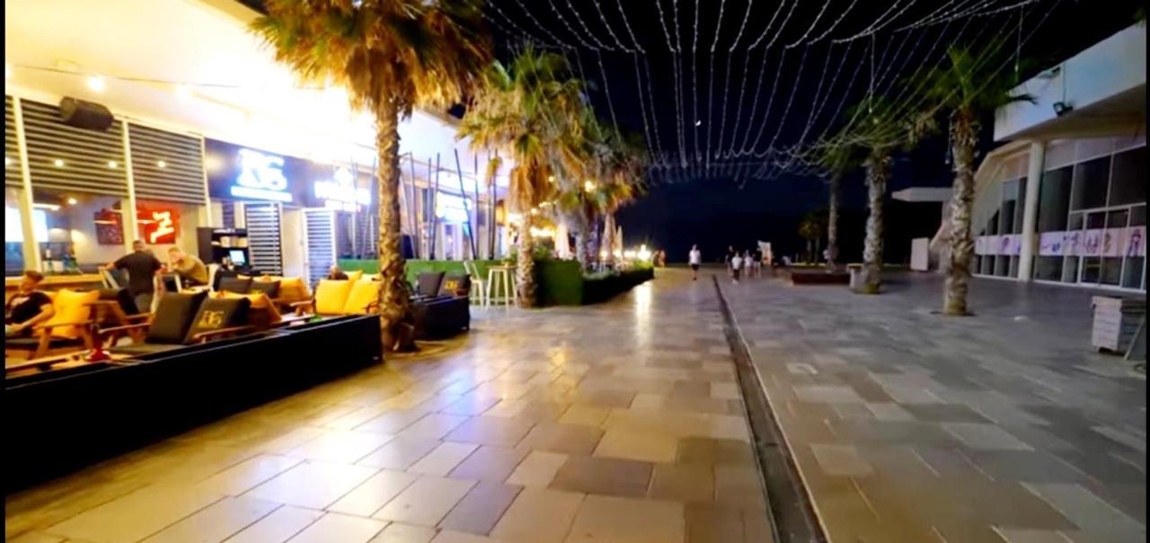 Beachfront Studio Apartment Bat Yam 412 エクステリア 写真