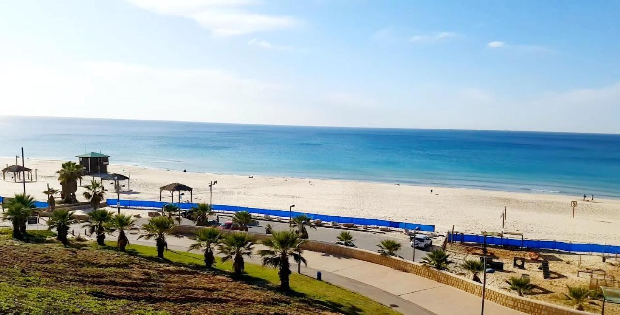 Beachfront Studio Apartment Bat Yam 412 エクステリア 写真