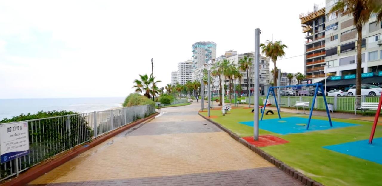 Beachfront Studio Apartment Bat Yam 412 エクステリア 写真