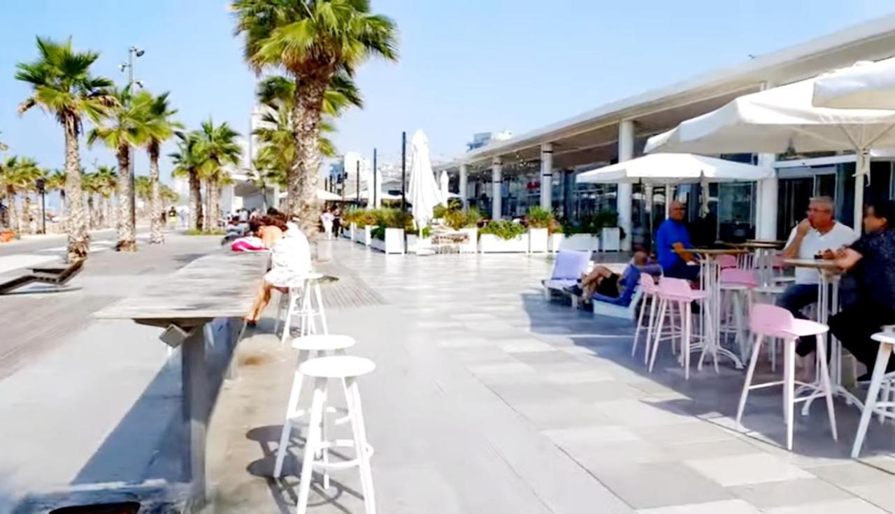 Beachfront Studio Apartment Bat Yam 412 エクステリア 写真