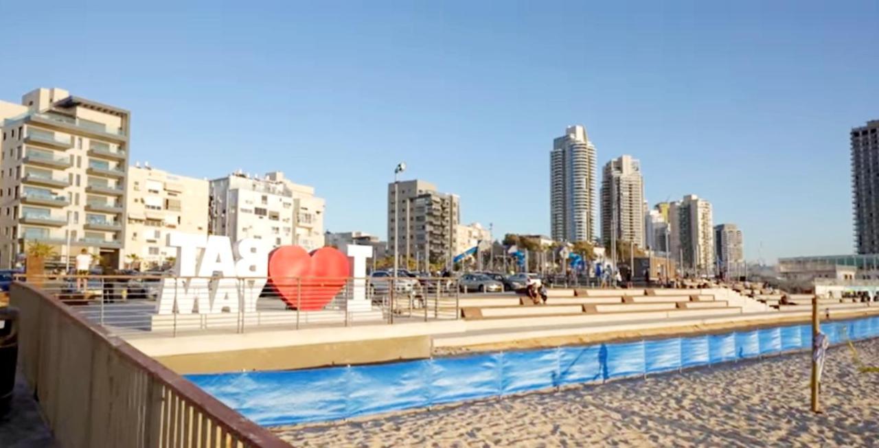 Beachfront Studio Apartment Bat Yam 412 エクステリア 写真