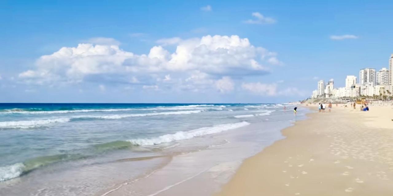 Beachfront Studio Apartment Bat Yam 412 エクステリア 写真
