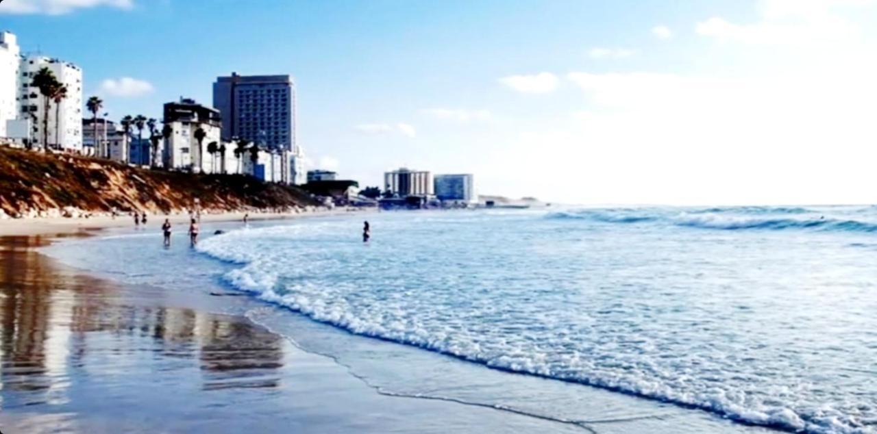 Beachfront Studio Apartment Bat Yam 412 エクステリア 写真