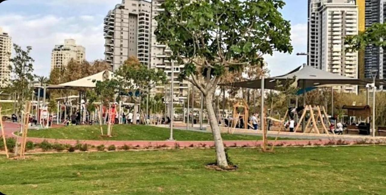 Beachfront Studio Apartment Bat Yam 412 エクステリア 写真